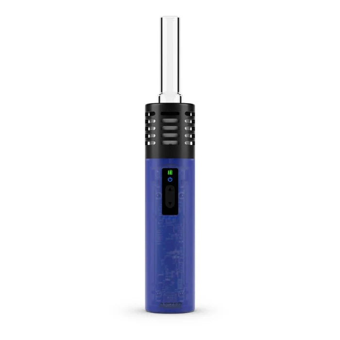 Arizer Air SE Vaporizer Blue with mouthpiece in place.