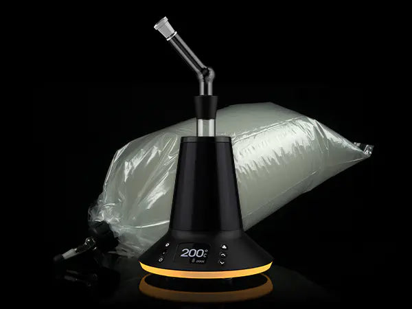 Arizer XQ2 Vaporizer with balloon attached.