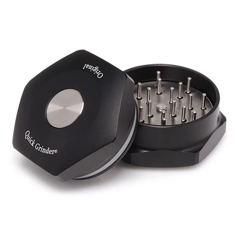 Open Quick Grinder V.3 Black, showing internal teeth.